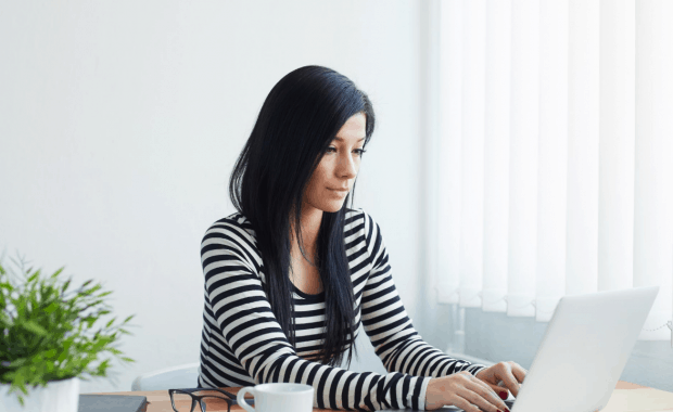 A woman blogging online