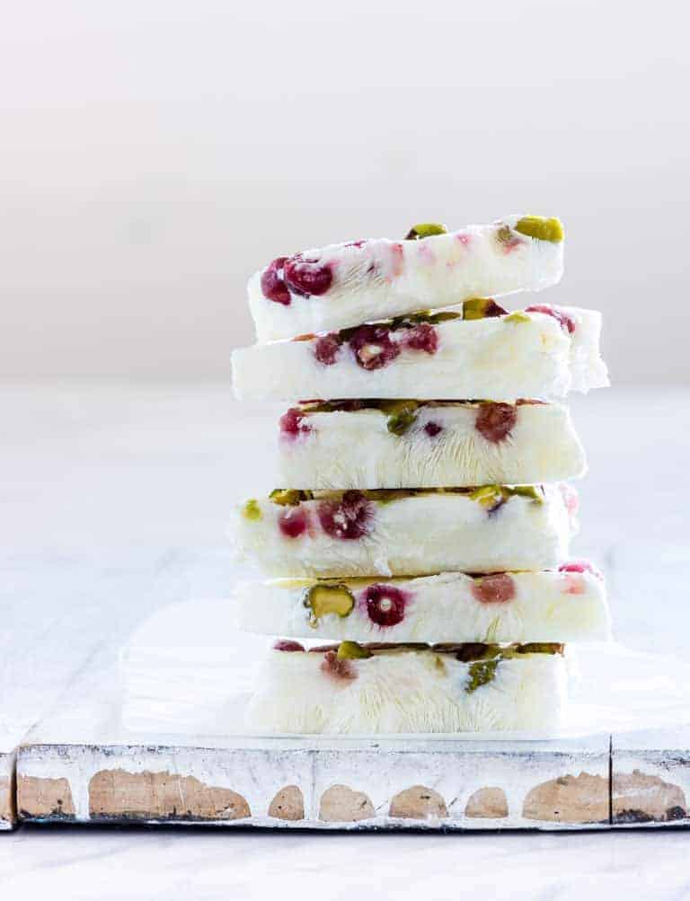 pomegranate-and-pistachio-yogurt-bark